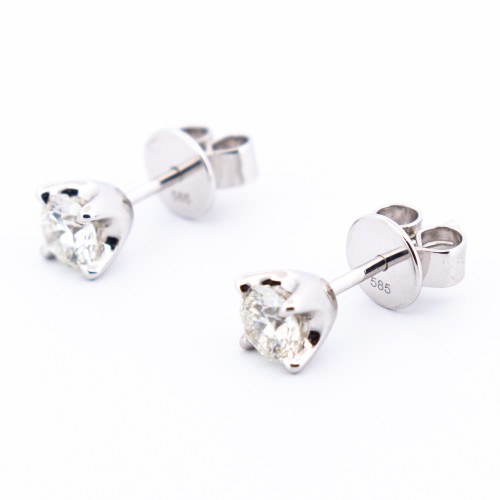 CLASSIC SOLITAIRE DIAMOND STUDS 0.68CTS