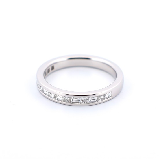 CLASSIC PRINCESS AND BAGUETTE CUT DIAMOND CHANNEL SET BAND